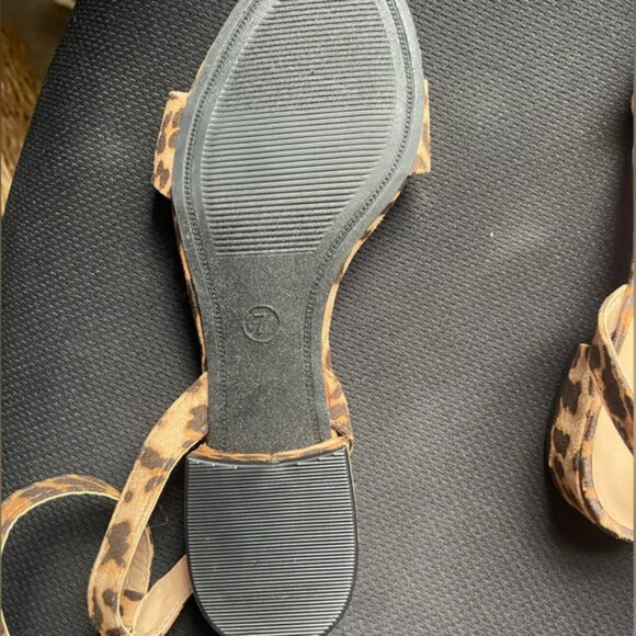 Leopard Print Open-Toed Heels 👠 🐆 - Picture 5 of 10